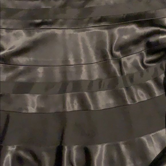 Women’s skirt - Picture 2 of 2